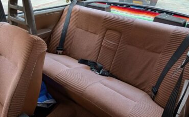 Volvo-240-series-1981-16