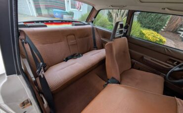 Volvo-240-series-1981-17