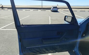 Volvo-240-series-1984-blue-10