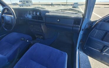 Volvo-240-series-1984-blue-16