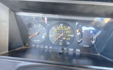 Volvo-240-series-1984-blue-17