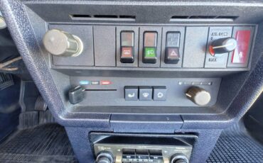 Volvo-240-series-1984-blue-19