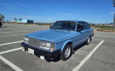 Volvo-240-series-1984-blue-23
