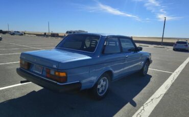 Volvo-240-series-1984-blue-4