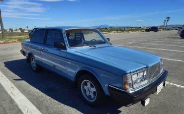Volvo-240-series-1984-blue-6