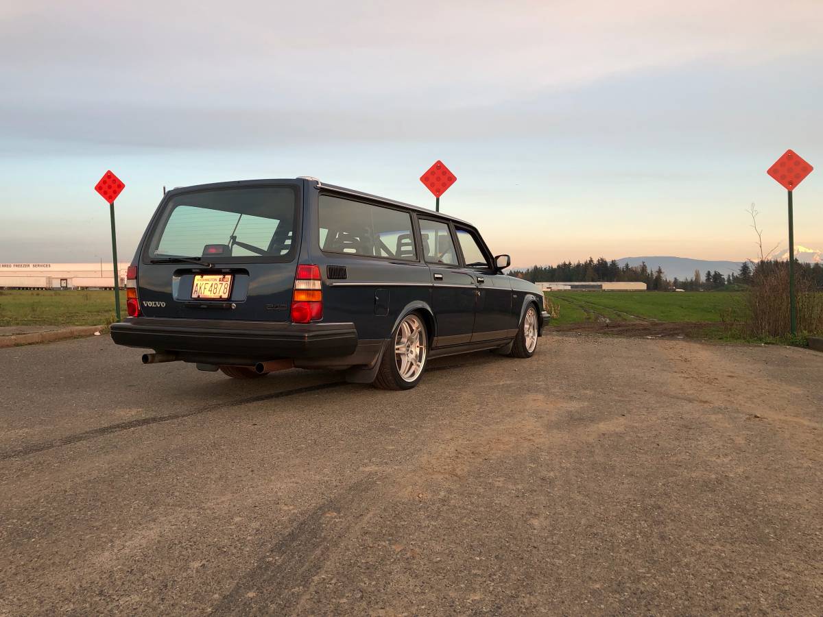 Volvo-240-wagon-1991-blue-2