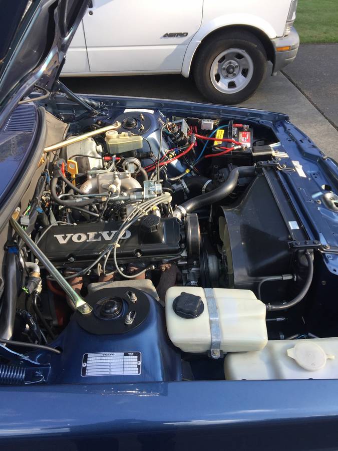 Volvo-240-wagon-1991-blue-8