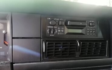 Volvo-240dl-1993-11