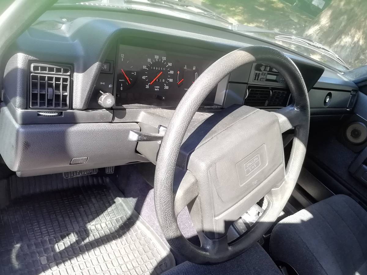 Volvo-240dl-1993-14
