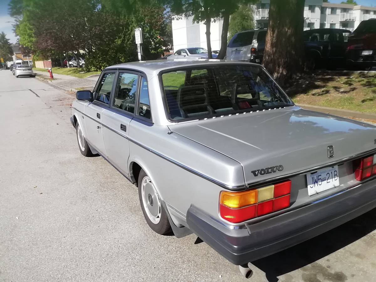 Volvo-240dl-1993-2