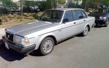 Volvo-240dl-1993