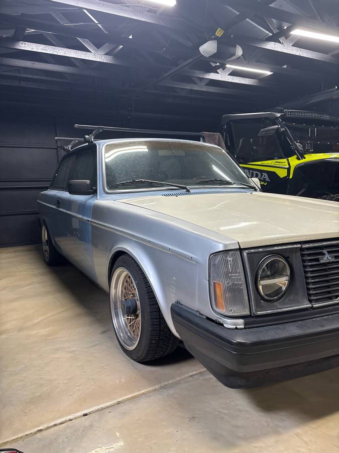 Volvo-242-dl-1983-blue-1