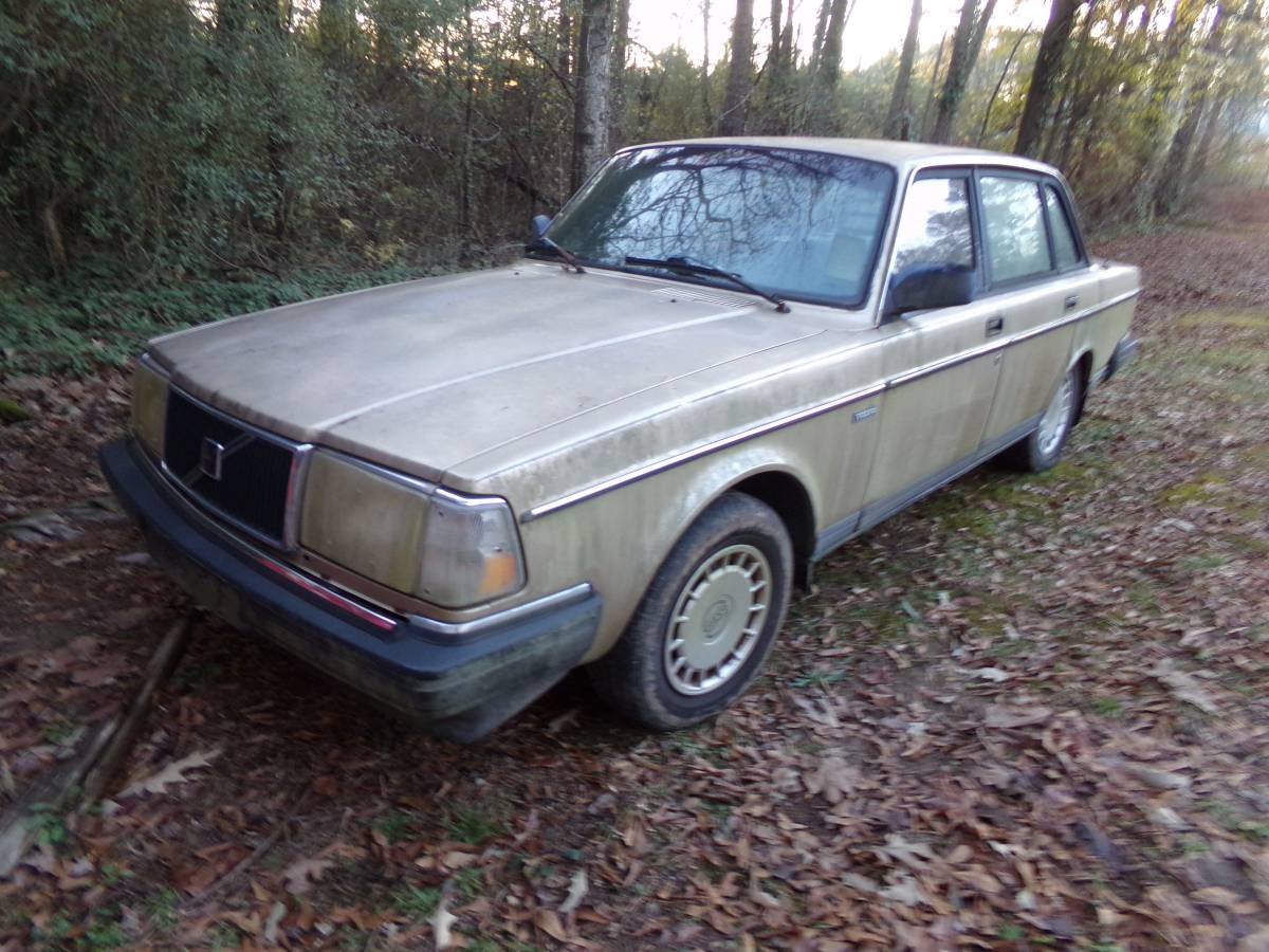 Volvo-244-1991-brown