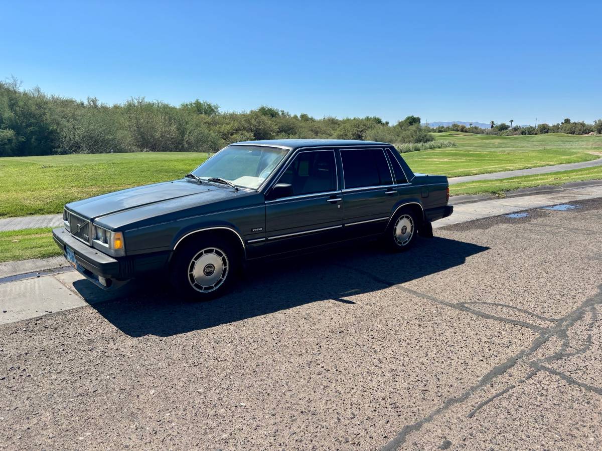 Volvo-760-gle-diesel-1985-grey-1