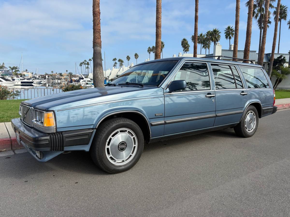 Volvo-760-turbo-1987-blue-1