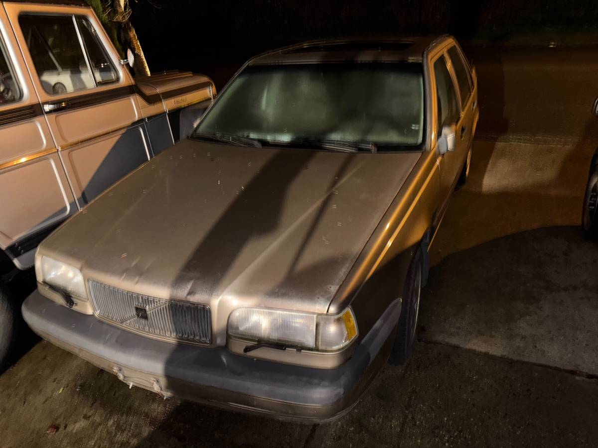 Volvo-850-1995-brown