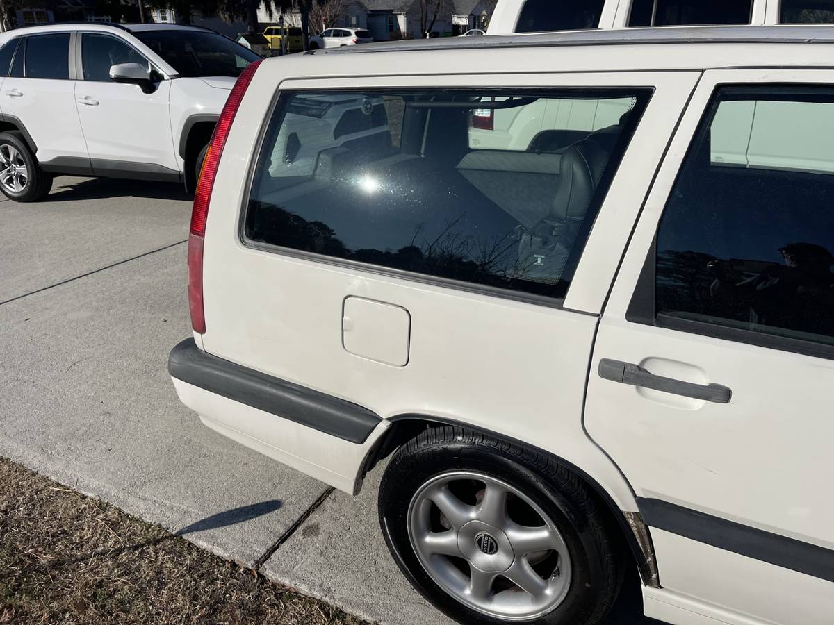 Volvo-850-glt-1995-white-1