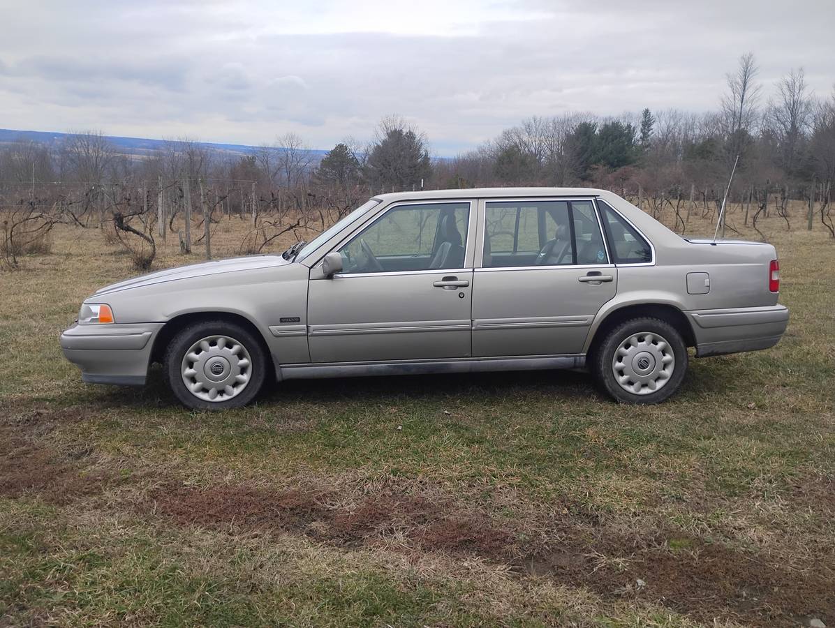 Volvo-960-1995-silver