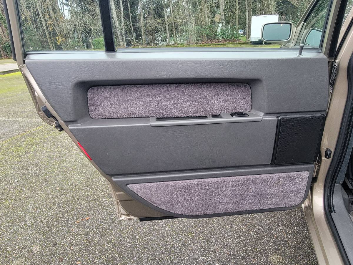 Volvo-960-series-1994-brown-16