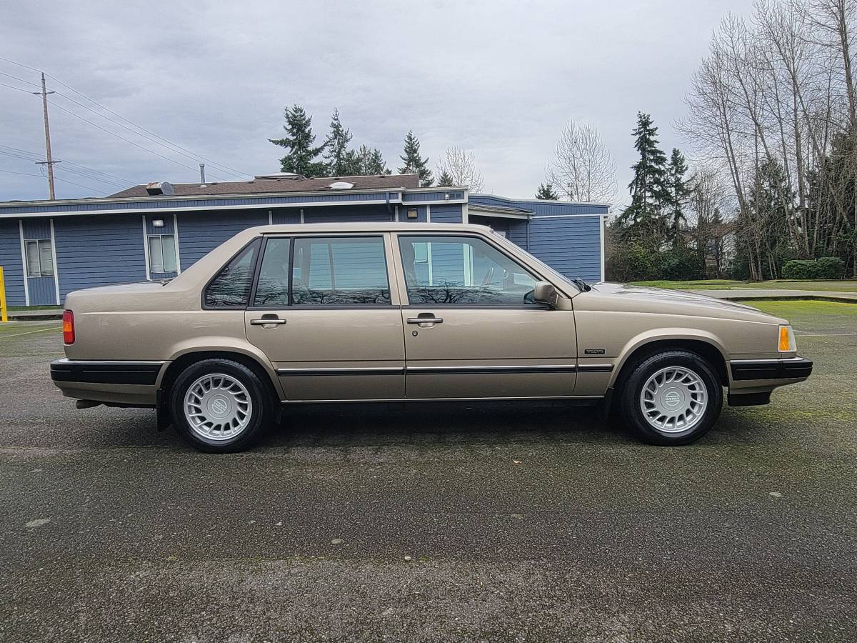 Volvo-960-series-1994-brown-4