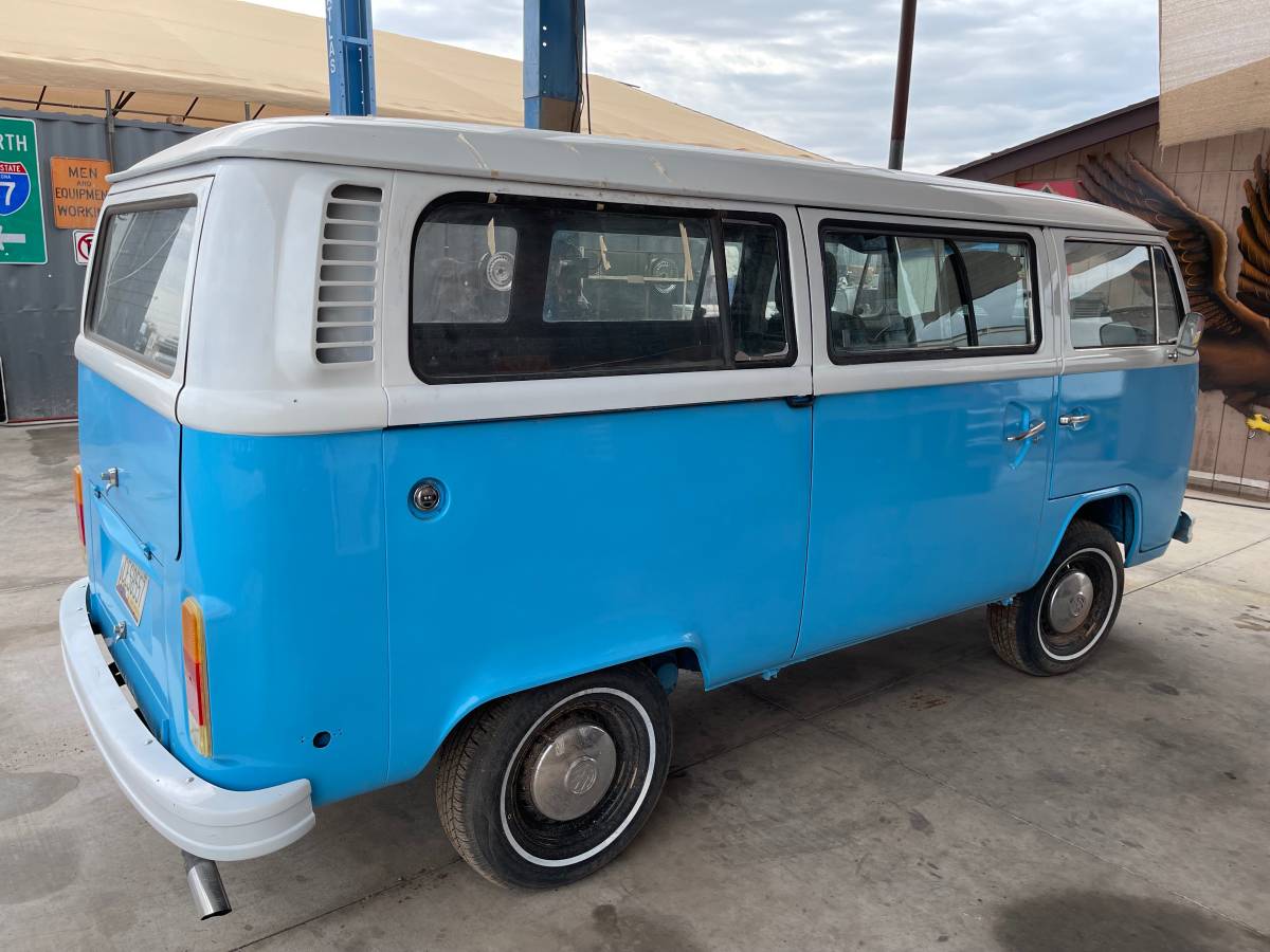Vw-bus-1974-blue-1