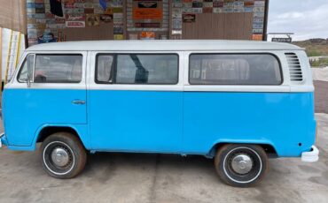 Vw-bus-1974-blue-3