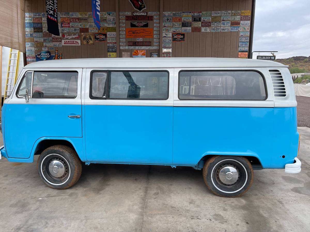 Vw-bus-1974-blue-3