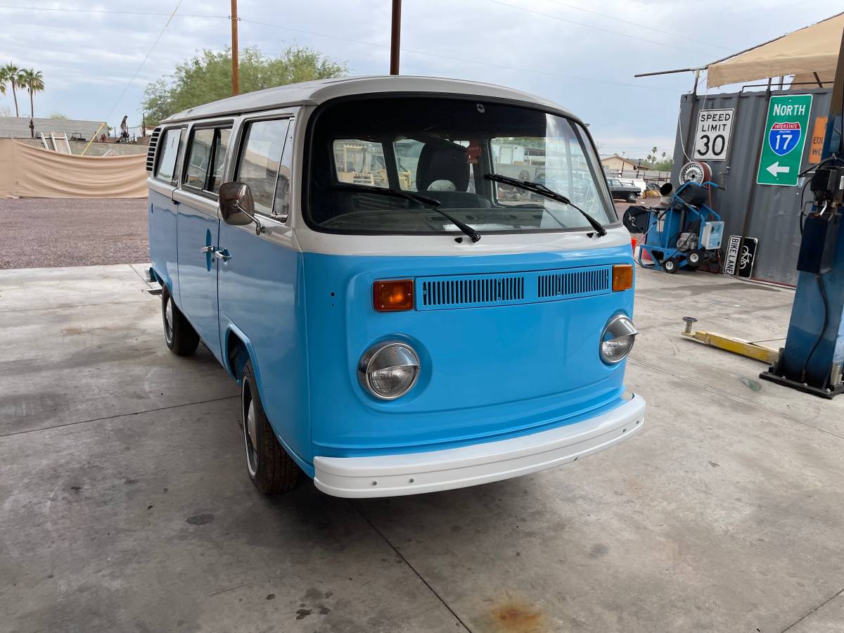 Vw-bus-1974-blue