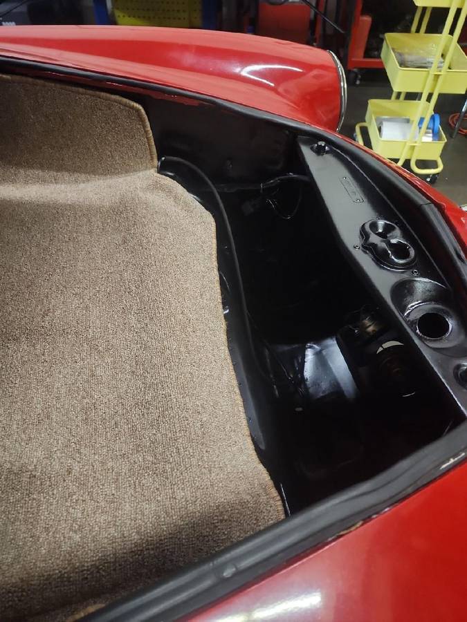 Vw-karmann-ghia-1974-7