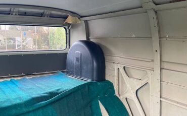 Vw-panel-bus-1971-white-3