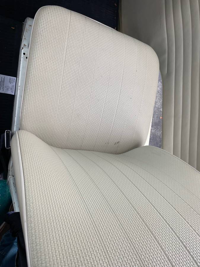 Vw-panel-bus-1971-white-4