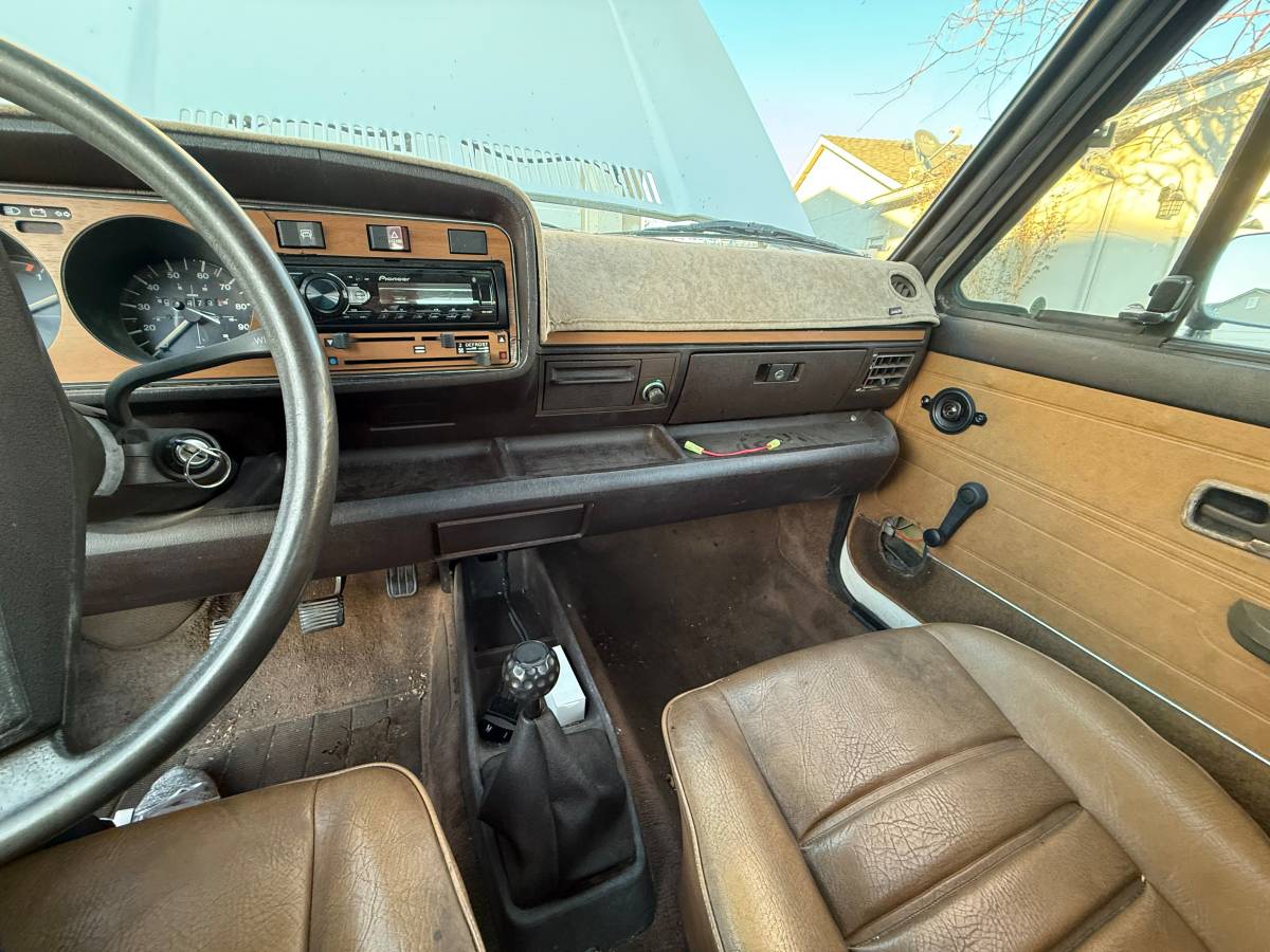 Vw-rabbit-diesel-1979-white-7