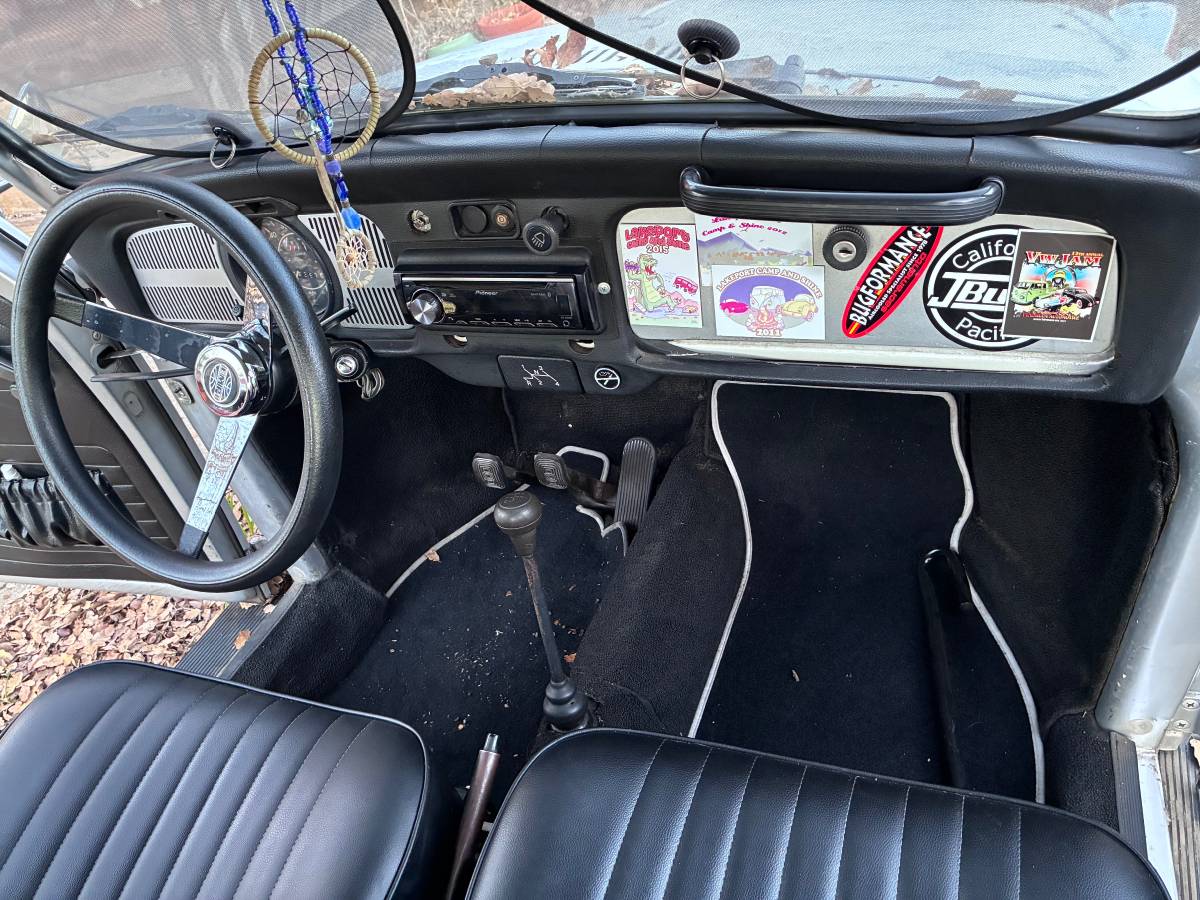 Vw-standard-beetle-1972-silver-2