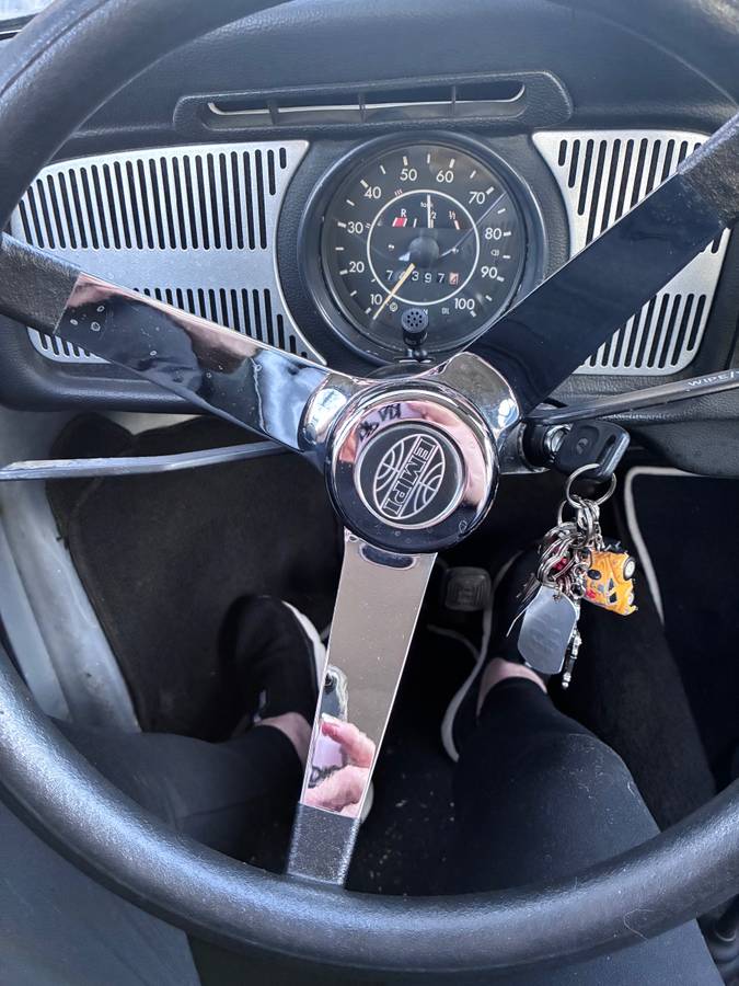 Vw-standard-beetle-1972-silver-4