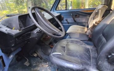 Vw-vanagon-diesel-1982-blue-2