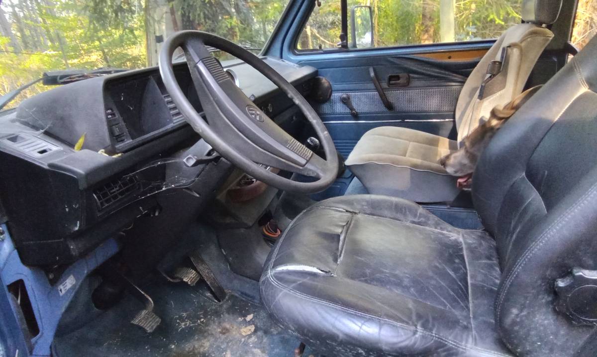 Vw-vanagon-diesel-1982-blue-2
