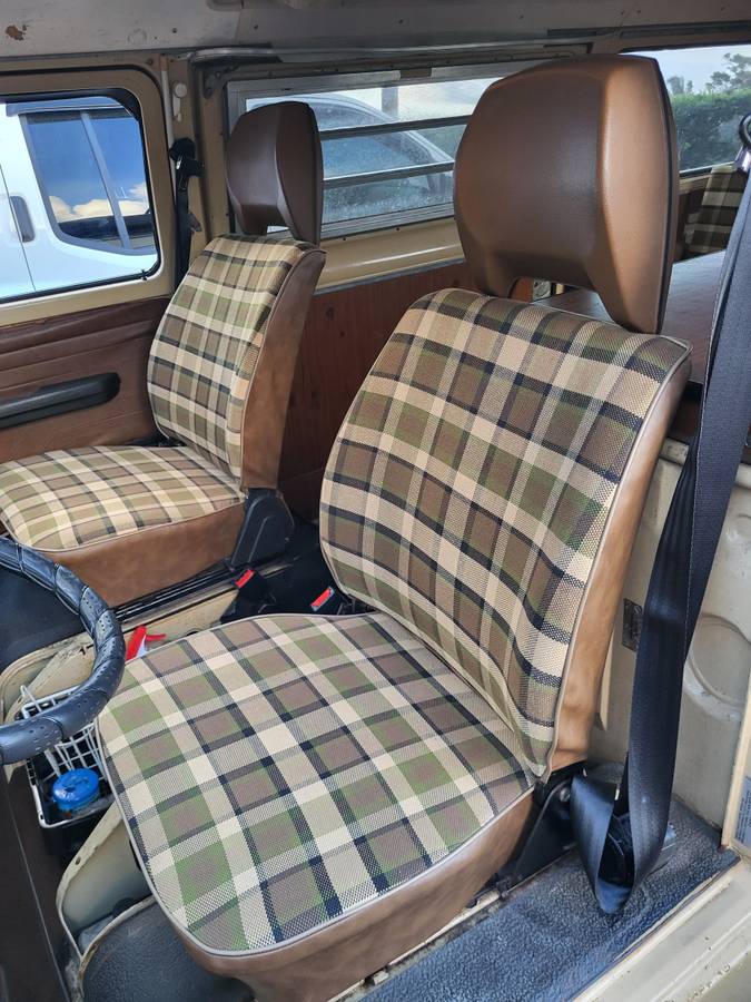 Vw-westfalia-camper-bus-1979-yellow-13