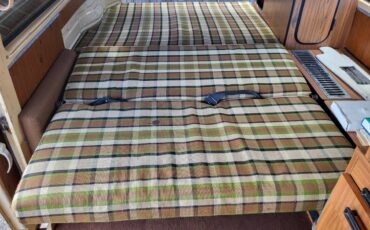 Vw-westfalia-camper-bus-1979-yellow-15