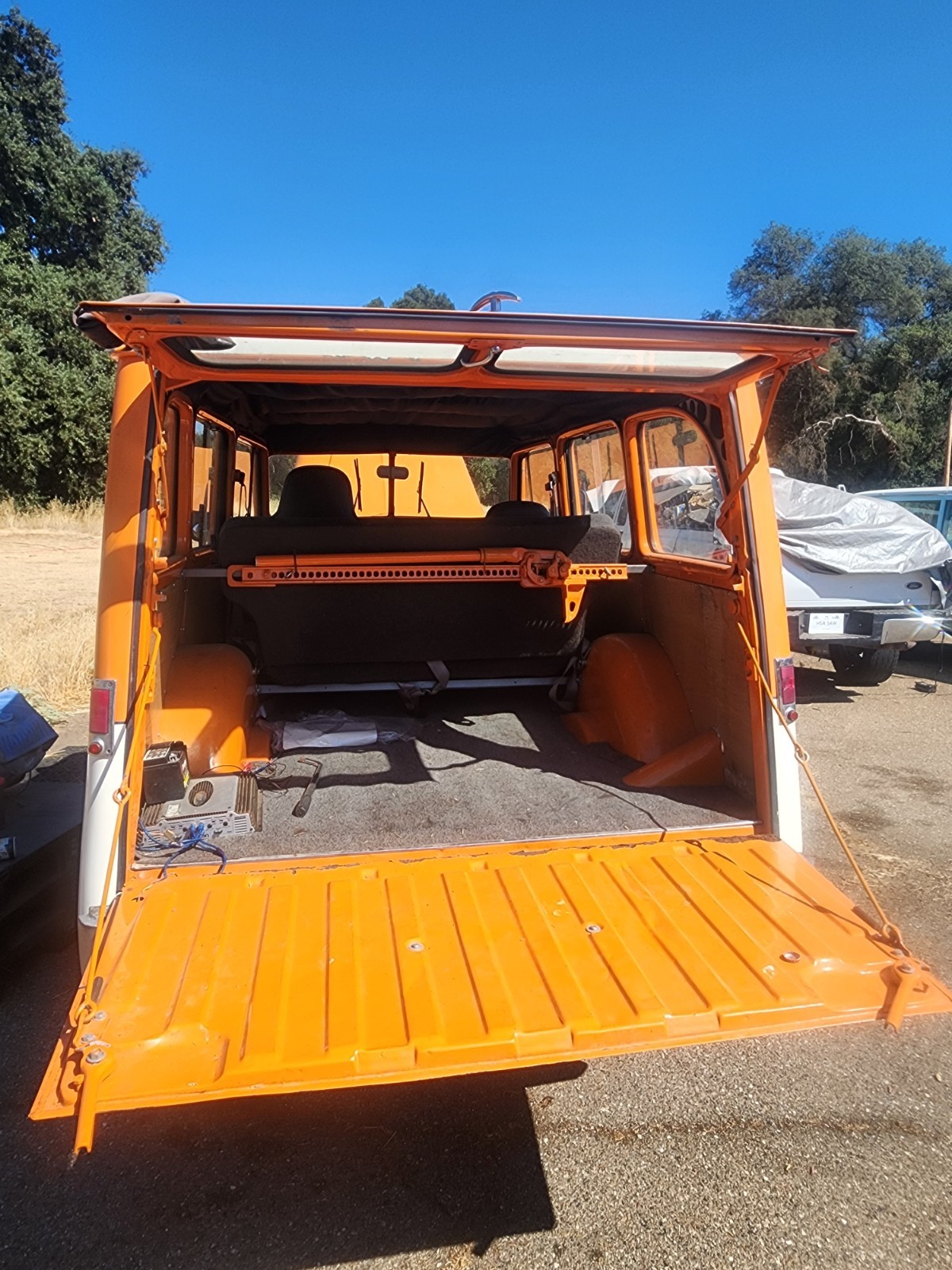 Willys-Overland-Model-90-1960-SUV-1