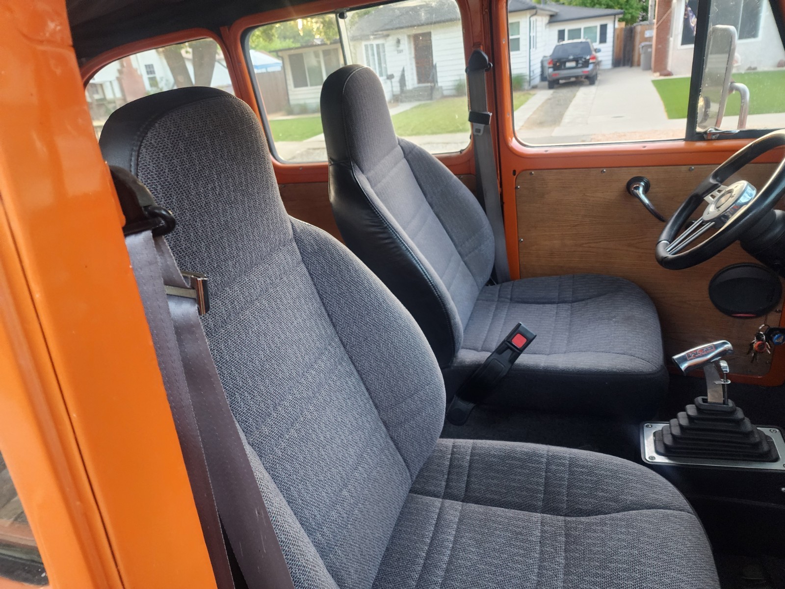 Willys-Overland-Model-90-1960-SUV-12