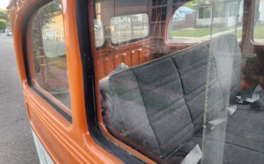 Willys-Overland-Model-90-1960-SUV-16