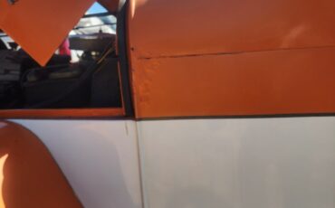 Willys-Overland-Model-90-1960-SUV-3