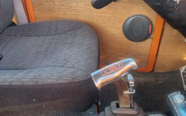 Willys-Overland-Model-90-1960-SUV-4