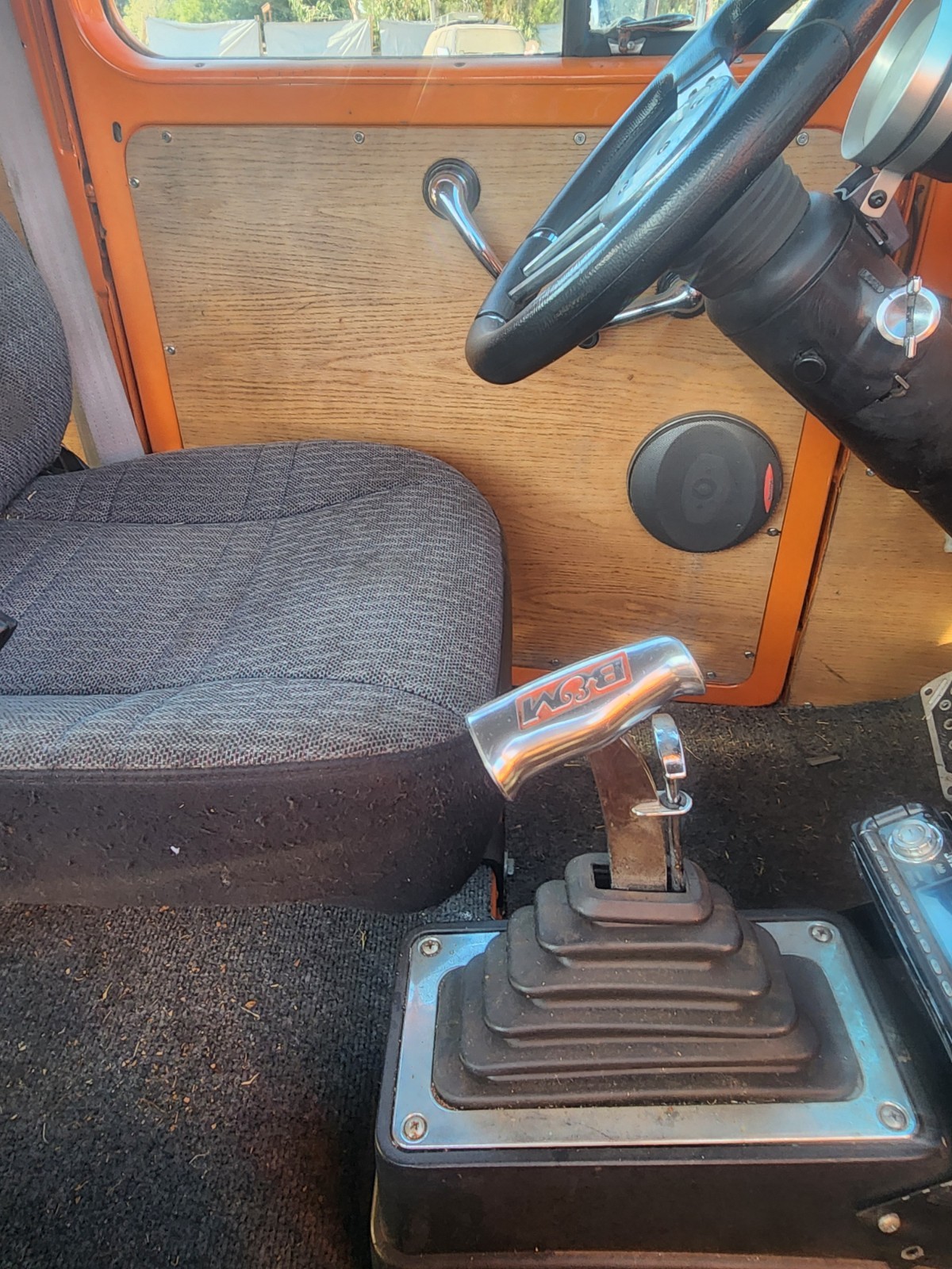 Willys-Overland-Model-90-1960-SUV-4