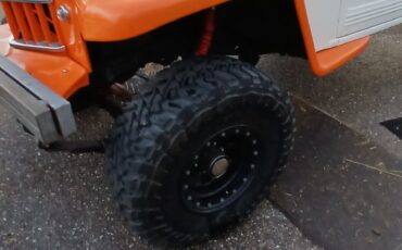 Willys-Overland-Model-90-1960-SUV-9