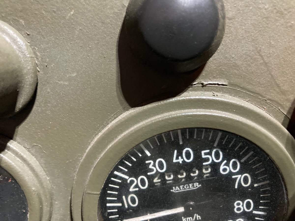 Willys-jeep-1945-green-12