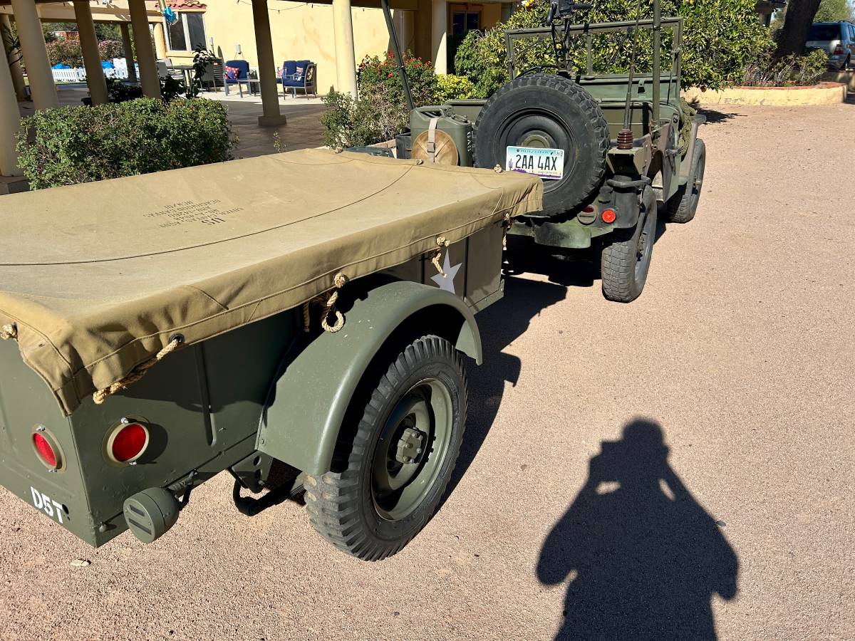 Willys-jeep-1945-green-8