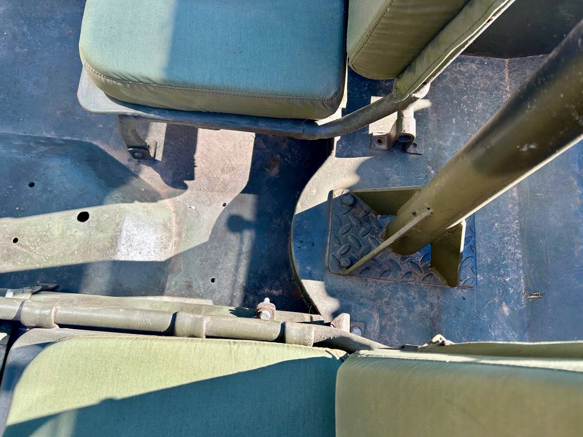 Willys-jeep-1945-green-9