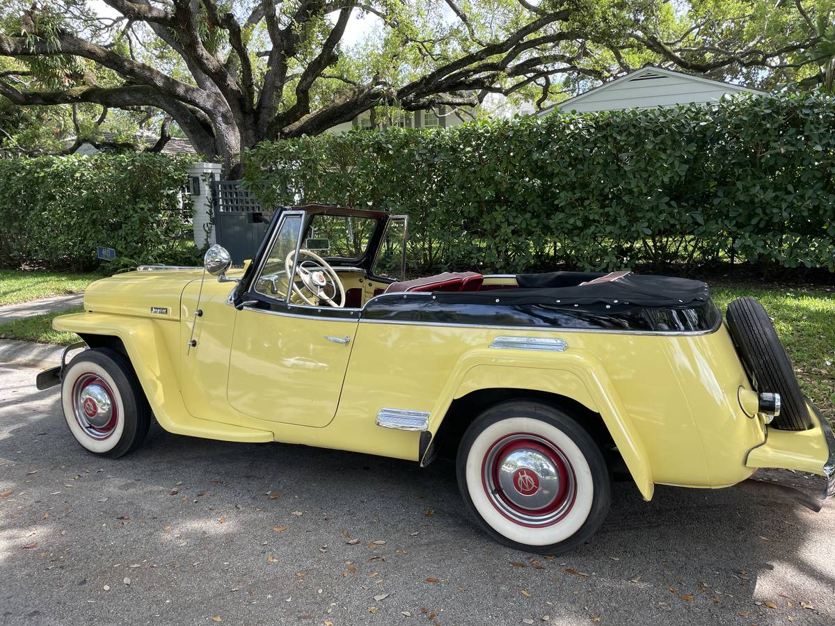 Willys-jeep-1949-yellow-1