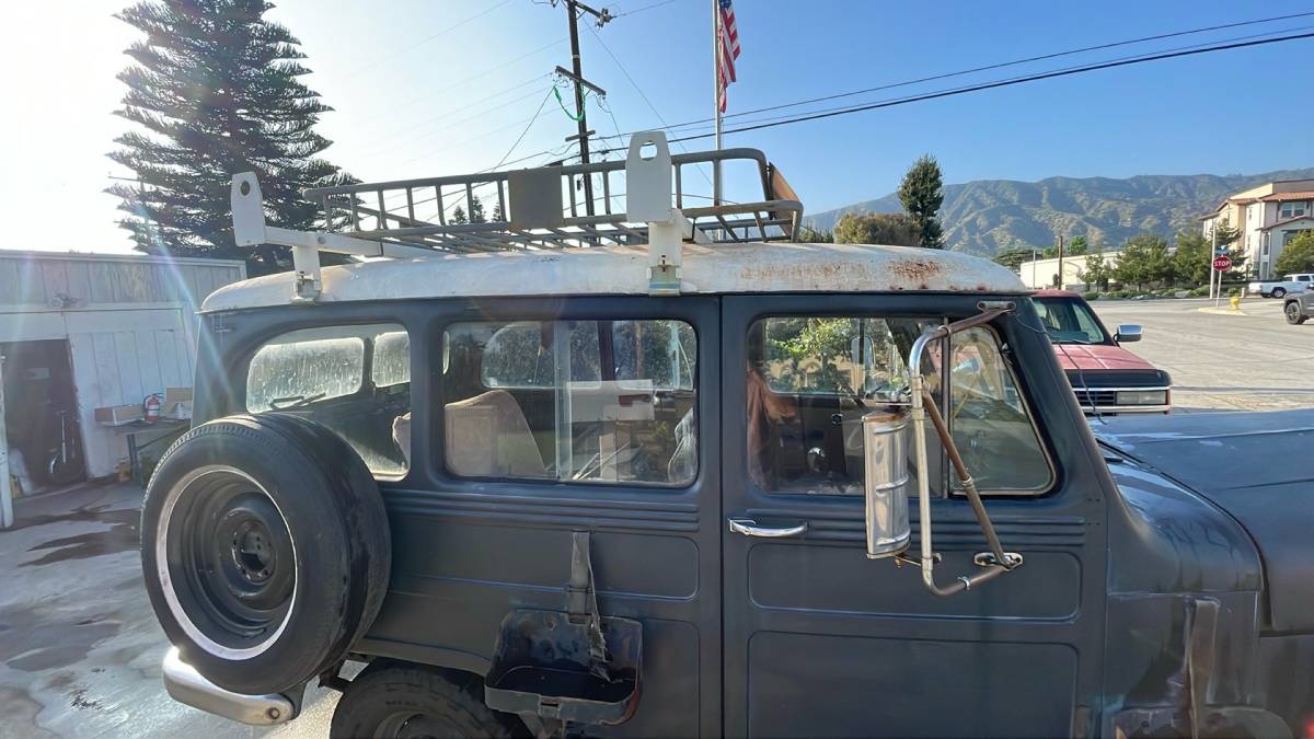 Willys-station-wagon-suv-1951-green-1